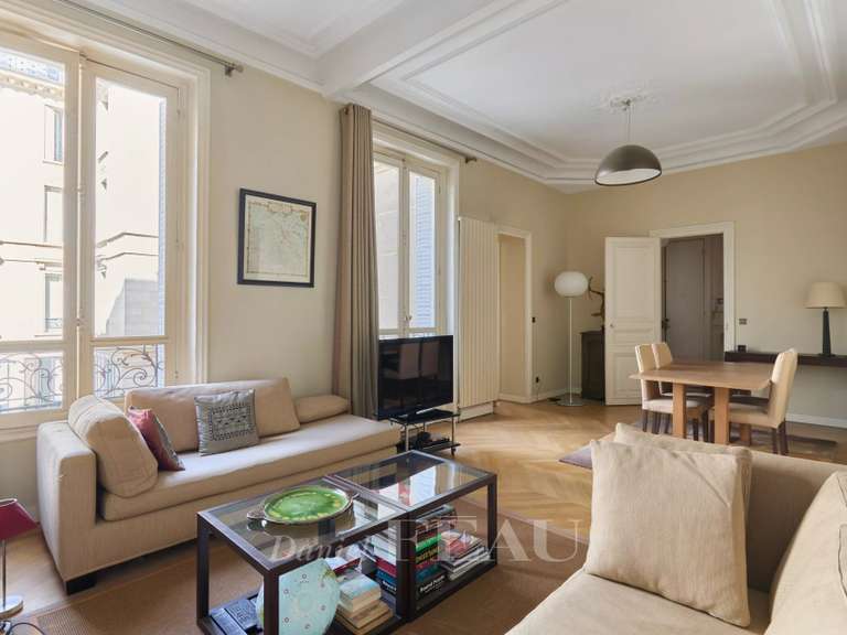 Appartement Paris 1er - 2 chambres - 83m²