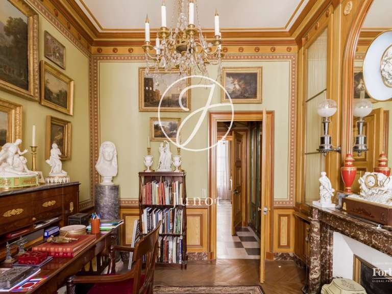 Appartement Paris 1er - 7 chambres - 309m²