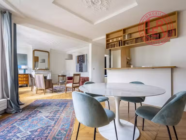 Appartement Paris 1er - 2 chambres - 80m²