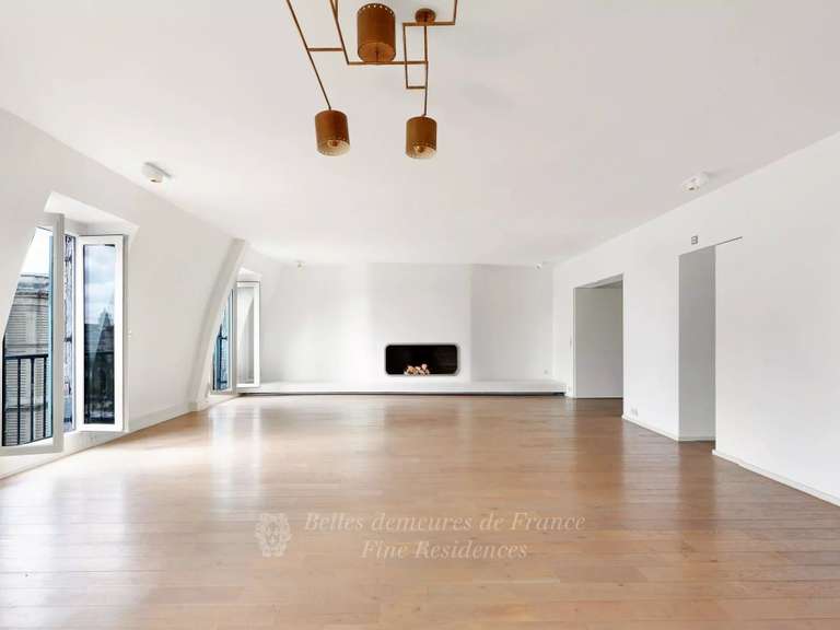 Appartement Paris 1er - 3 chambres - 240m²