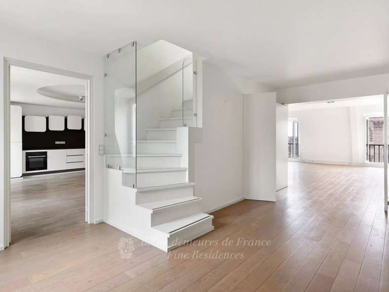 Appartement Paris 1er - 3 chambres - 240m²