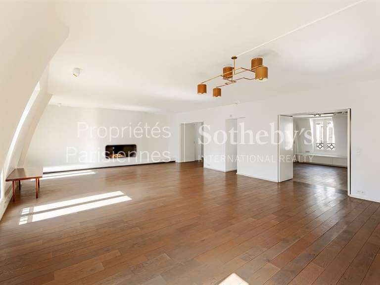 Appartement Paris 1er - 3 chambres - 240m²