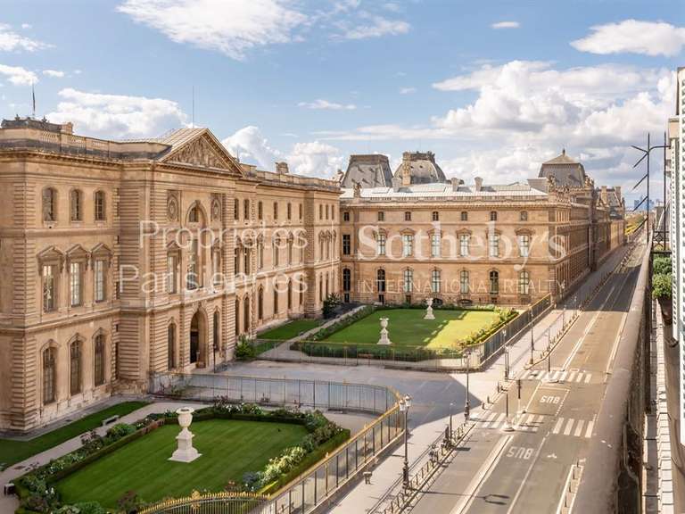 Appartement Paris 1er - 3 chambres - 240m²