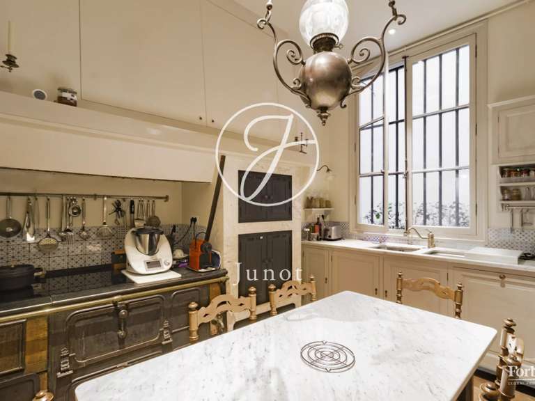 Appartement Paris 1er - 7 chambres - 309m²