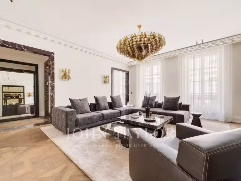 Appartement Paris 1er - 3 chambres - 163m²