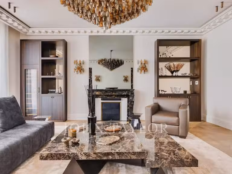 Appartement Paris 1er - 3 chambres - 163m²