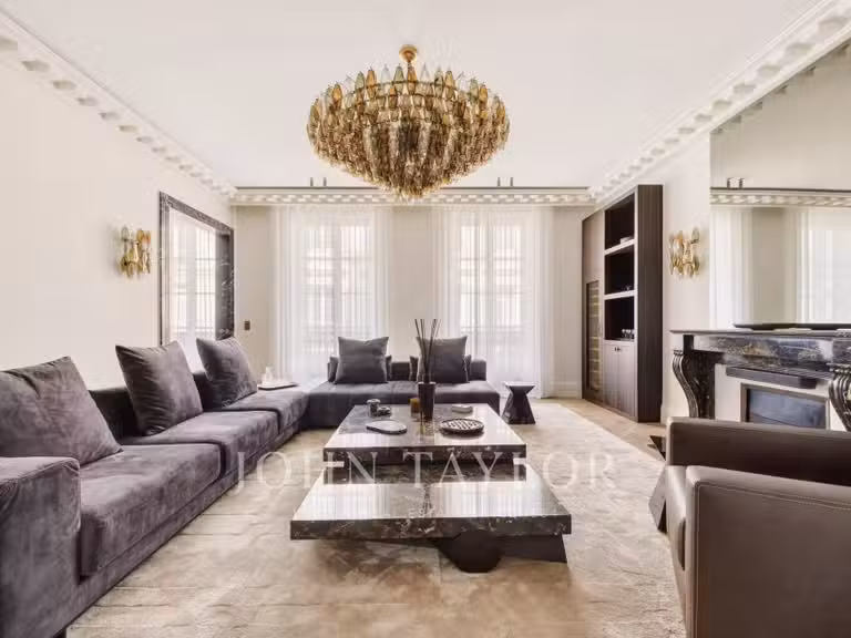 Appartement Paris 1er - 3 chambres - 163m²