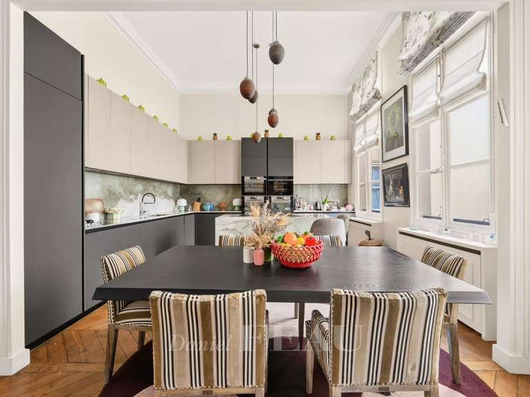 Appartement Paris 1er - 2 chambres - 156m²