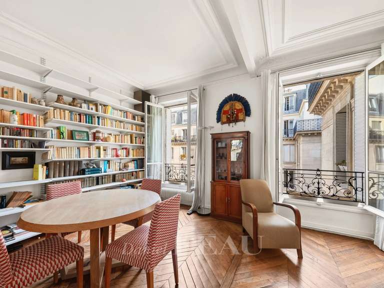Appartement Paris 1er - 2 chambres - 82m²