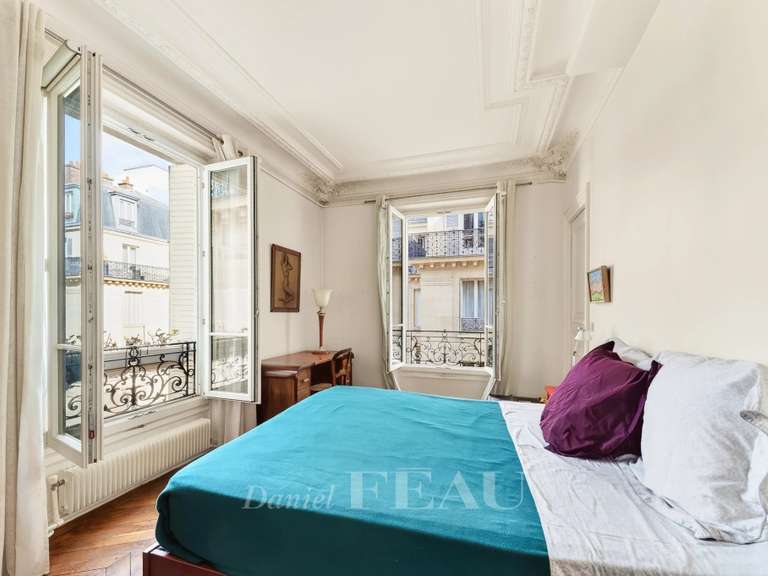 Appartement Paris 1er - 2 chambres - 82m²