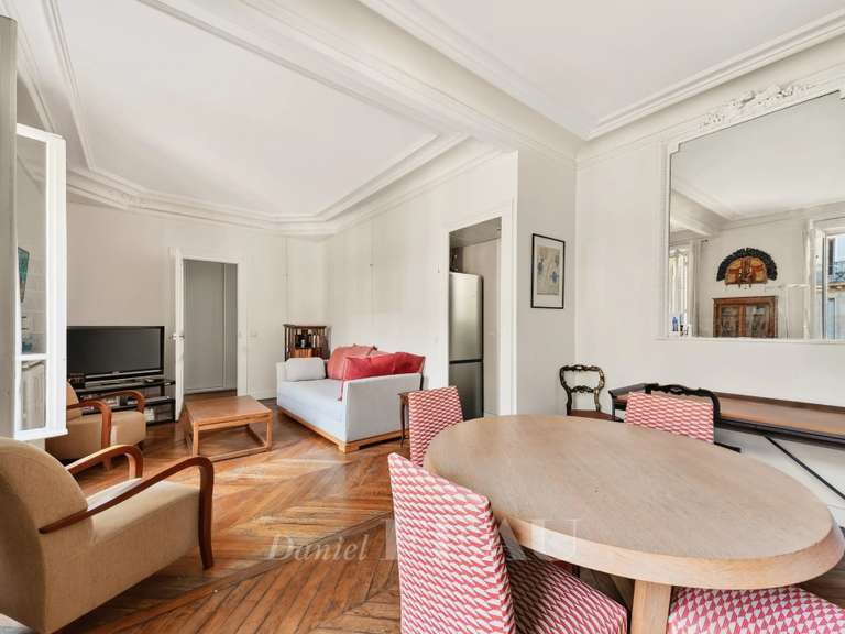 Appartement Paris 1er - 2 chambres - 82m²
