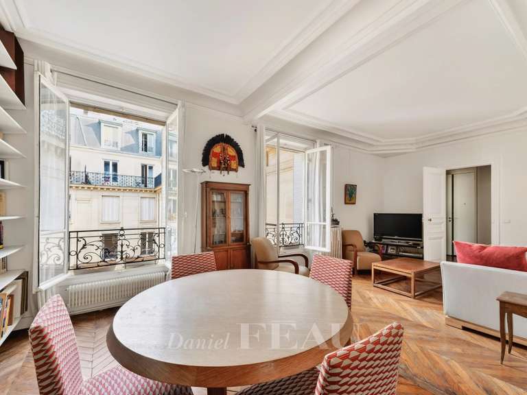 Appartement Paris 1er - 2 chambres - 82m²