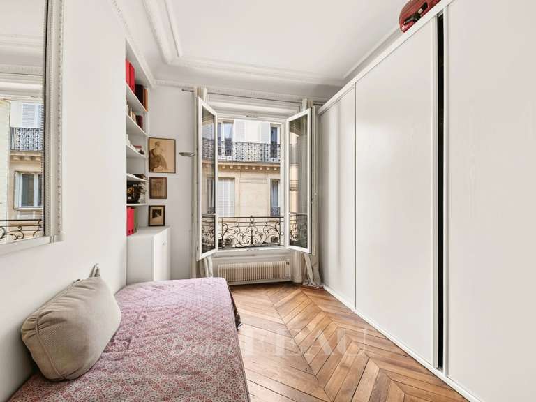 Appartement Paris 1er - 2 chambres - 82m²