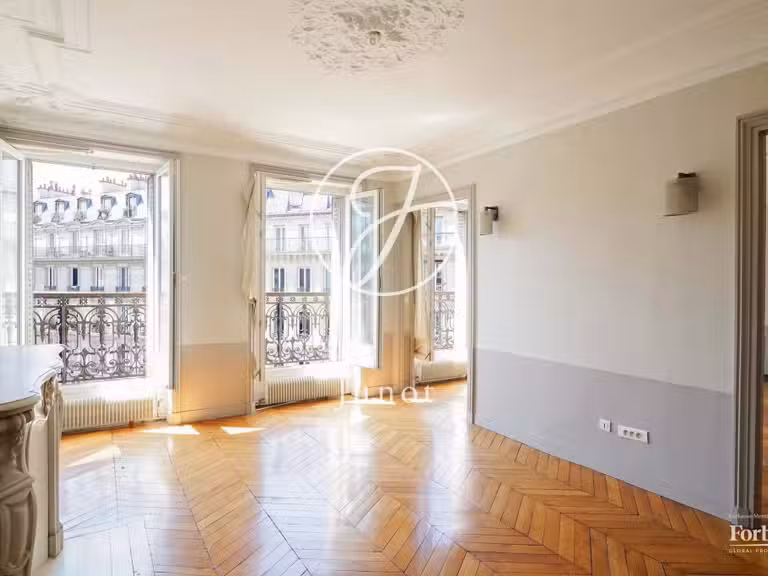 Appartement Paris 1er - 2 chambres - 109m²