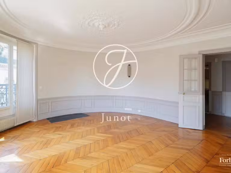 Appartement Paris 1er - 2 chambres - 109m²
