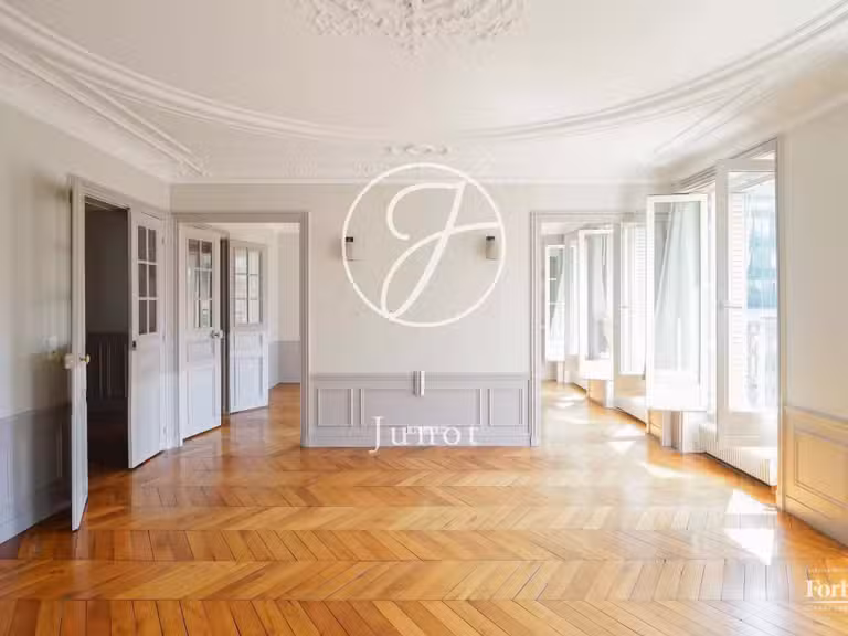 Appartement Paris 1er - 2 chambres - 109m²