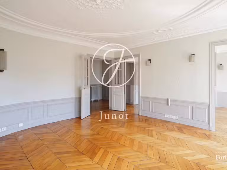 Appartement Paris 1er - 2 chambres - 109m²