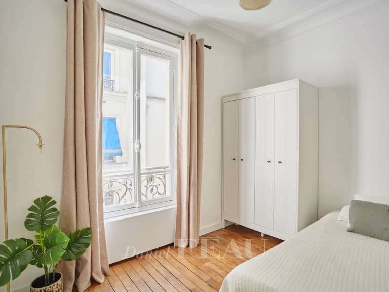 Appartement Paris 1er - 2 chambres - 87m²