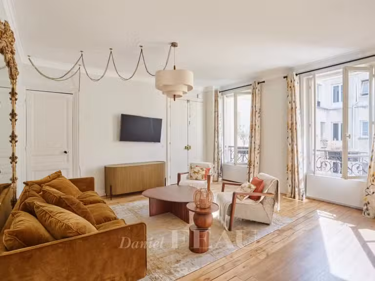 Appartement Paris 1er - 2 chambres - 87m²