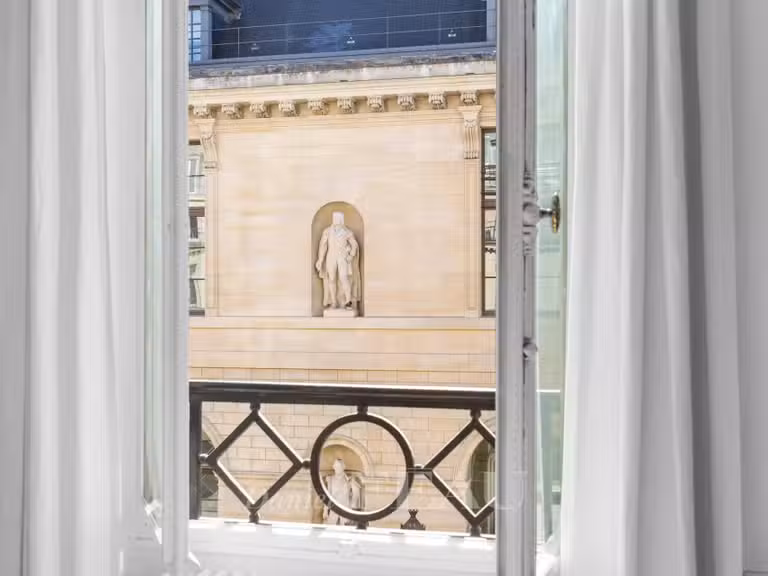 Appartement Paris 1er - 3 chambres - 195m²