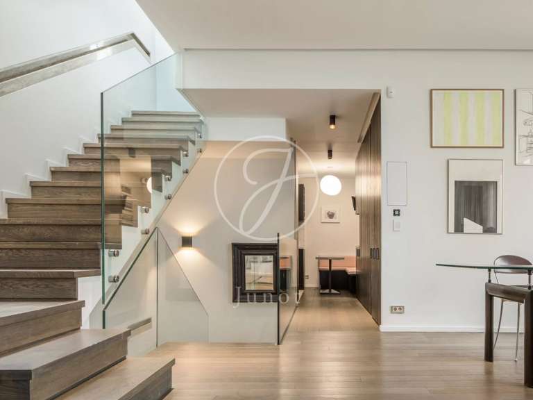 Maison Paris 1er - 5 chambres - 371m²