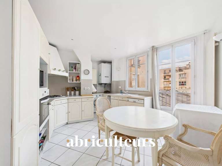 Apartment Paris 20e - 3 bedrooms - 106m²