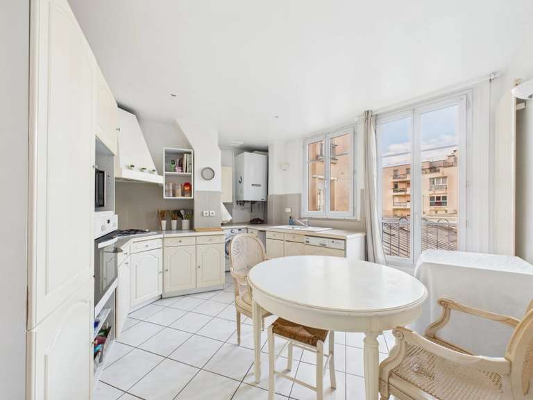 Apartment Paris 20e - 3 bedrooms - 106m²