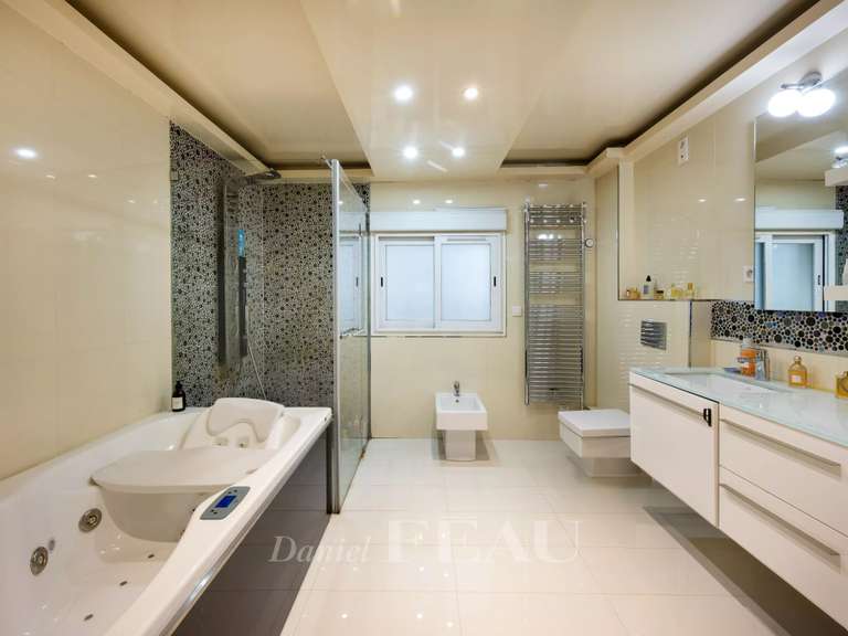 Appartement Paris 20e - 4 chambres - 270m²