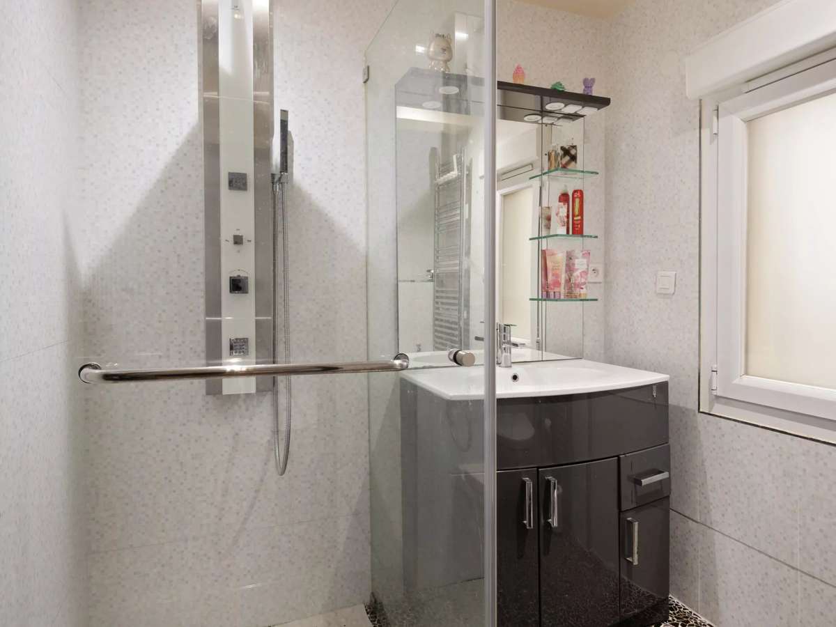 Apartment Paris 20e