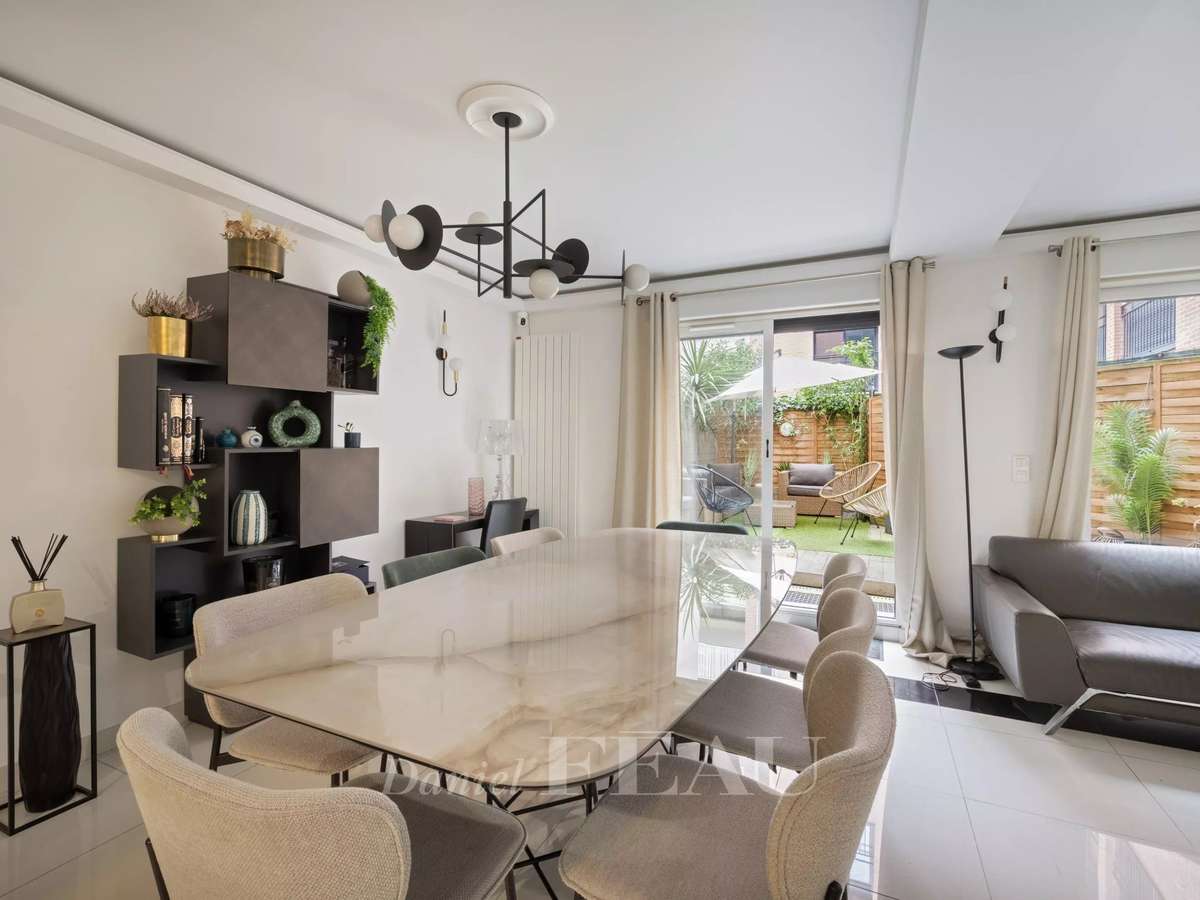 Apartment Paris 20e