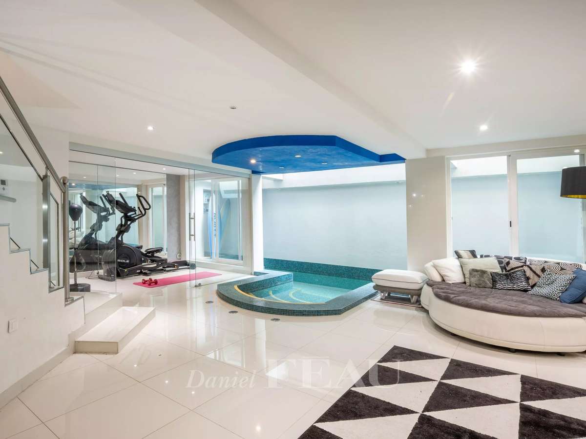 Apartment Paris 20e