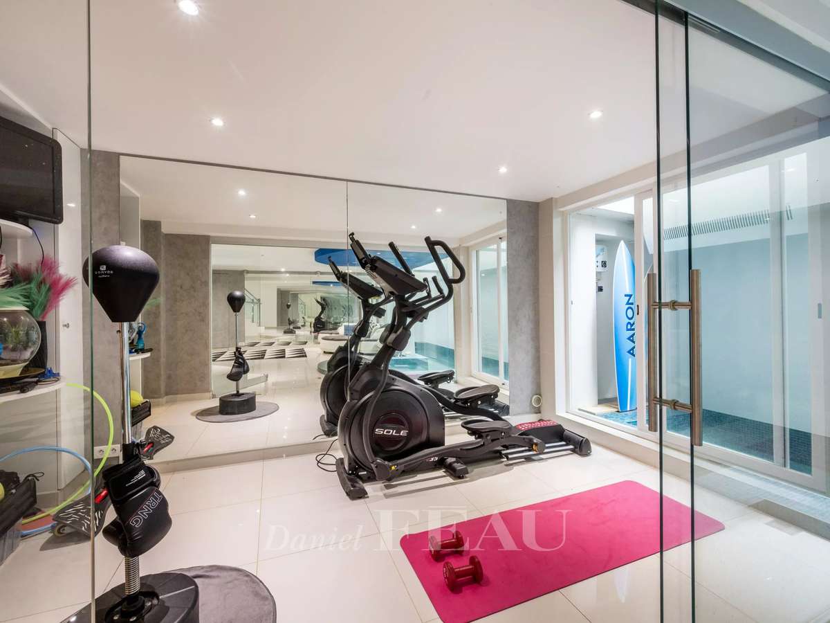 Apartment Paris 20e