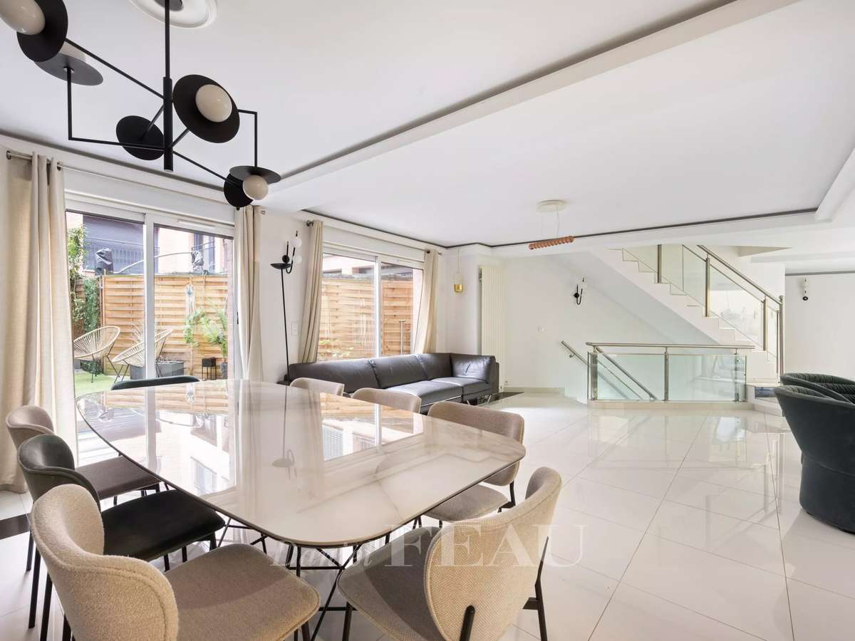 Apartment Paris 20e