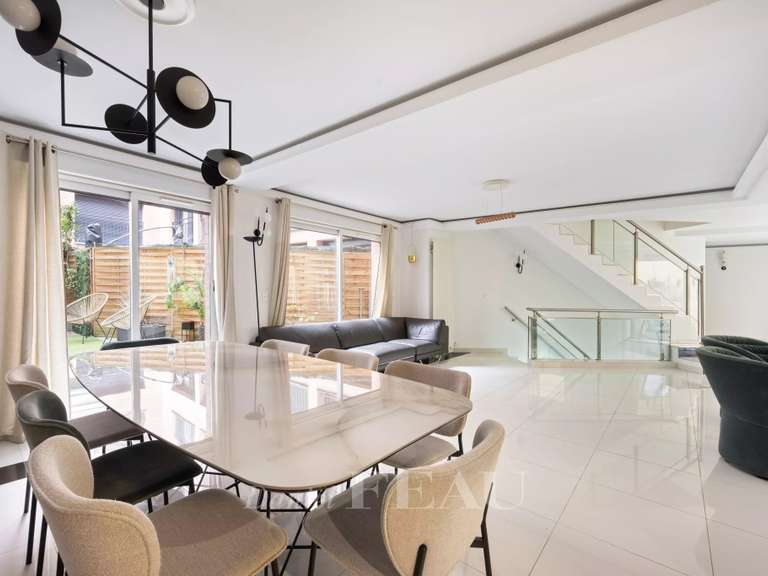 Appartement Paris 20e - 4 chambres - 270m²