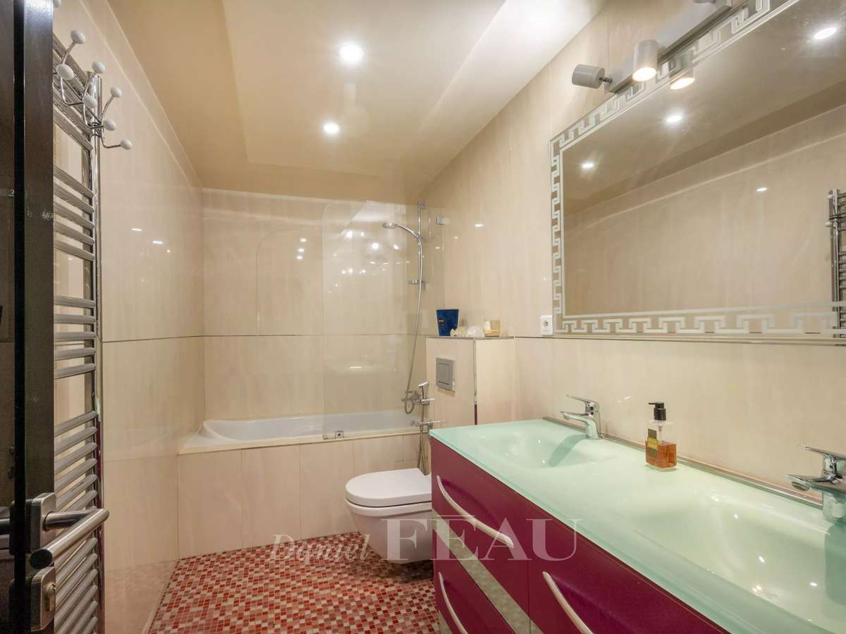 Apartment Paris 20e