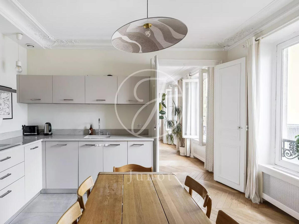 Apartment Paris 2e