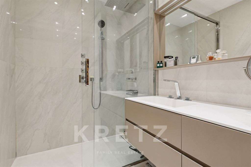 Apartment Paris 2e