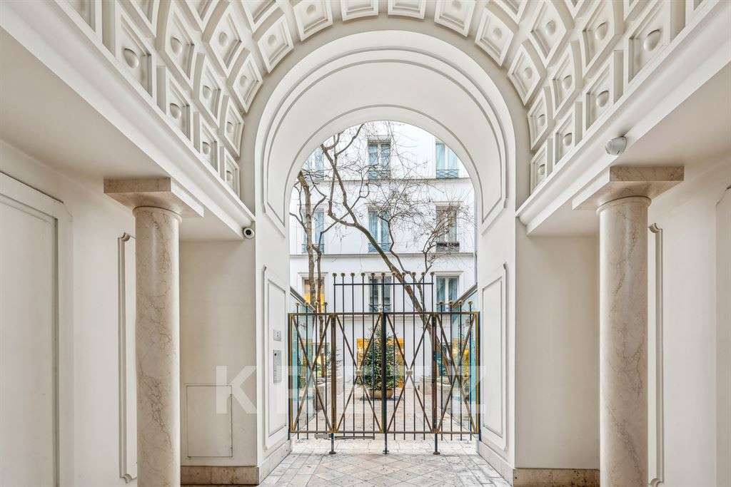 Apartment Paris 2e