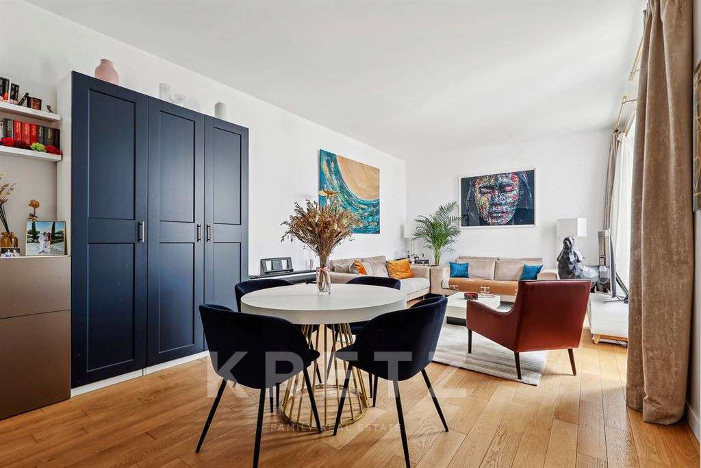 Apartment Paris 2e