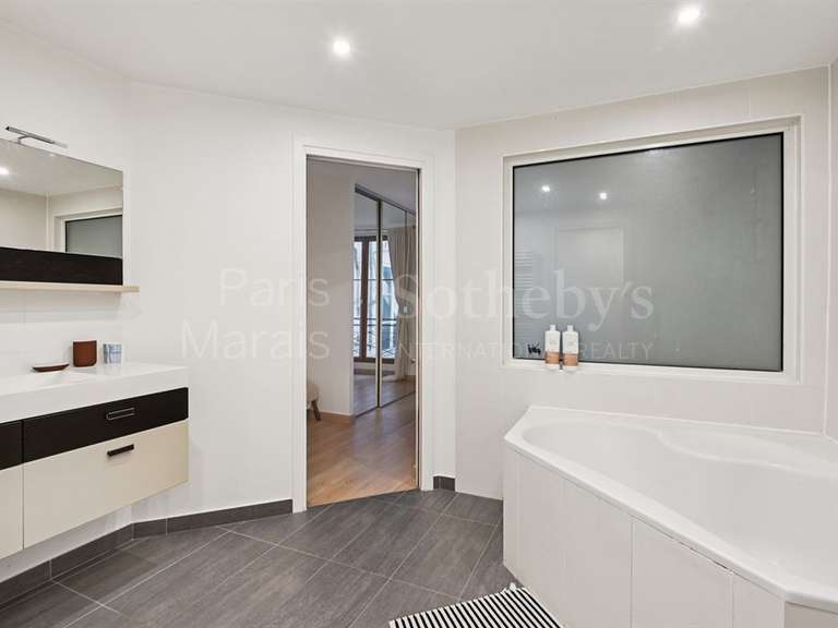 Appartement Paris 2e - 2 chambres - 110m²