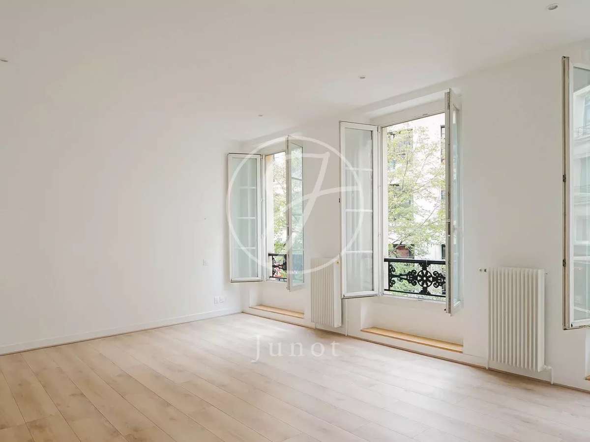 Apartment Paris 2e