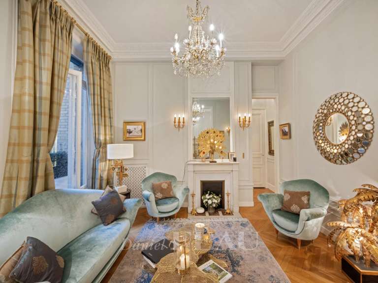 Appartement Paris 2e - 2 chambres - 74m²