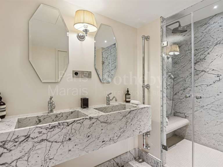 Appartement Paris 2e - 2 chambres - 69m²