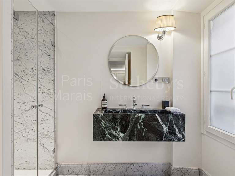 Appartement Paris 2e - 2 chambres - 80m²