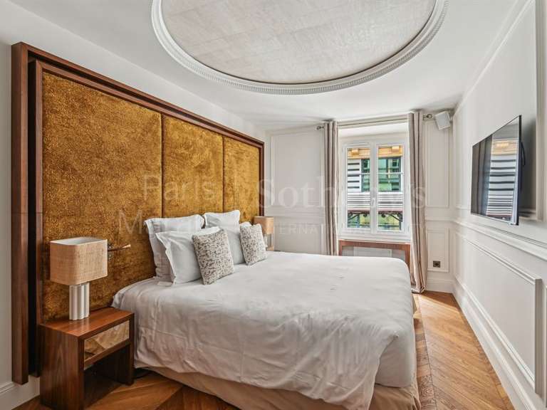 Appartement Paris 2e - 2 chambres - 80m²