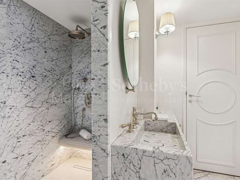 Appartement Paris 2e - 2 chambres - 80m²