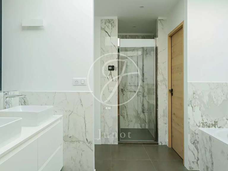 Appartement Paris 2e - 1 chambre - 128m²