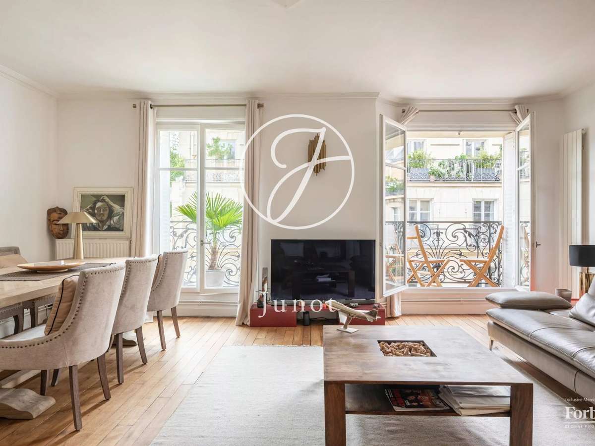 Apartment Paris 2e