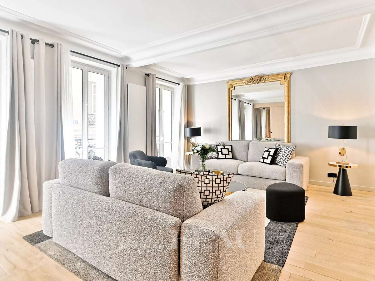 Apartment Paris 2e