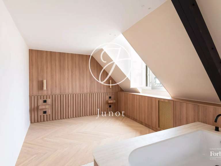 Appartement Paris 2e - 2 chambres - 84m²
